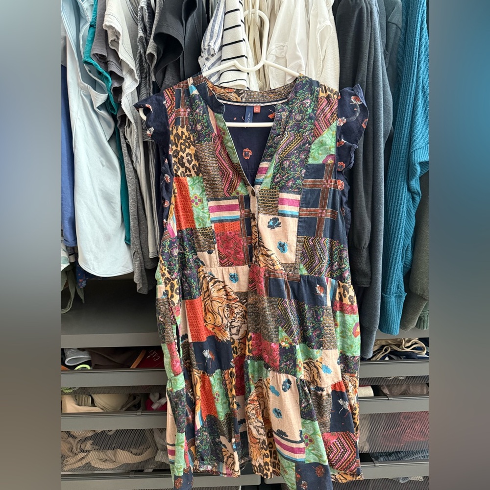 Pilcro printed dress. Ruffle sleeves, and pockets.
